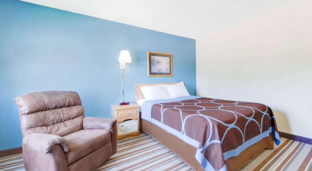 Двухместный номер Standard Super 8 by Wyndham Burlington