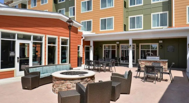 Полулюкс Residence Inn by Marriott Cedar Rapids South