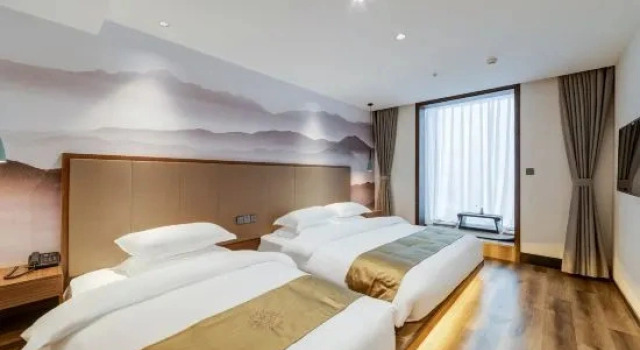 Семейный люкс Floral Jiyi Hotel (Huayin)