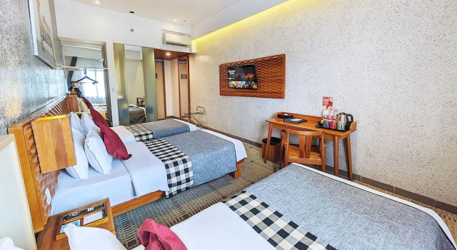 Deluxe Stylish Dreier Zimmer THE 1O1 Bandung Dago