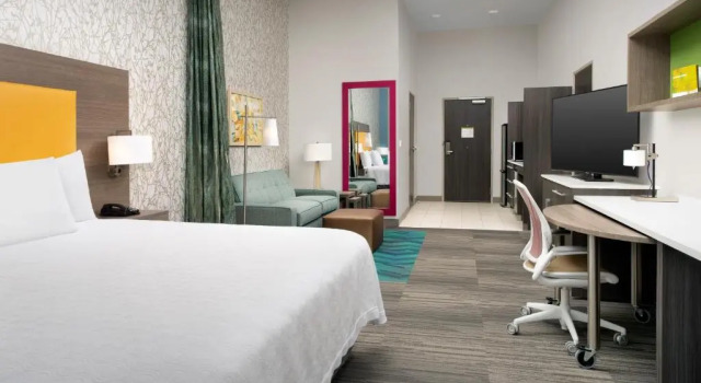 Двухместный студия люкс Accessible with Tub Home2 Suites By Hilton Phoenix Airport South