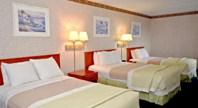 Шестиместный люкс Days Inn by Wyndham Atlantic City Beachblock