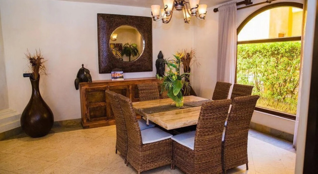 Luxurious Beachfront Mansion with a Stunning Infinity Pool in Playa Flamingo, Rezerwuj Willa Flamingo Guanacaste