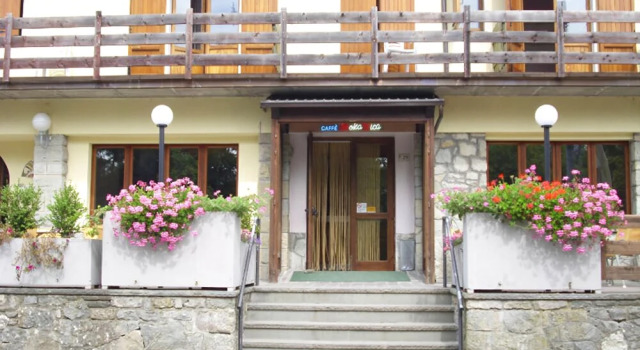 Albergo Belvedere, Reserva ahora Hotel Hoteles en Verghereto con aparcamiento, Aparcamiento