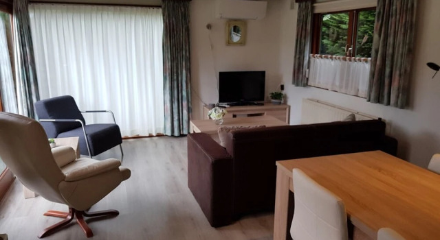 Spacious Chalet With Enclosed Garden in Small-scale Holiday Resort Adjacent to Forest, Prenota Chalet Ville a Gheldria, Villa