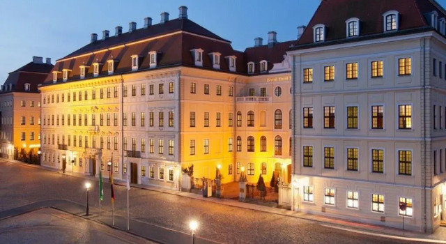 Двухместный полулюкс Hotel Taschenbergpalais Kempinski
