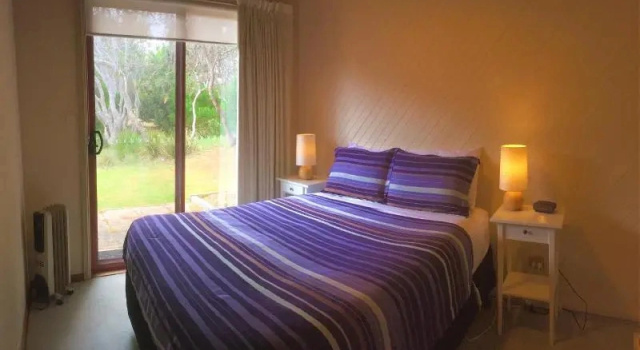 Коттедж с 3 комнатами с балконом Sandpiper Ocean Cottages