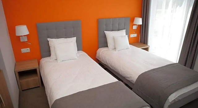 Hotel Arkadia Jelcz-Laskowice, Забронировать Отель Ельч-Лясковице Нижнесилезское воеводство