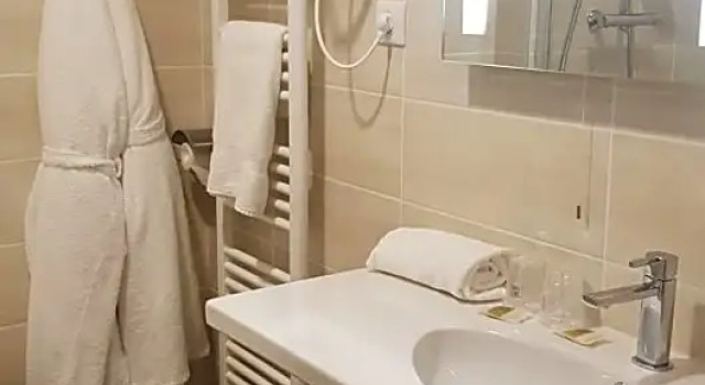 Номер Deluxe Logis Hôtel Le Tisseur des Saveurs