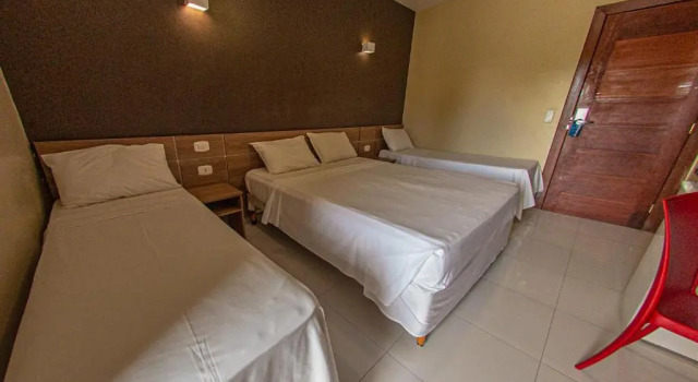 Четырёхместный номер Luxury Safira Praia Hotel