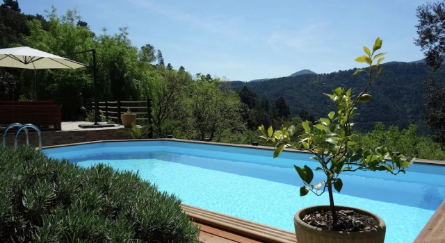 Modern holiday home with swimming pool, Prenota Casa vacanze Hotel a Alvernia con parcheggio, Parcheggio