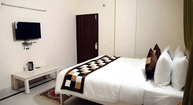 Номер Superior Hotel DVL INN- Near Jalmahal Jaipur