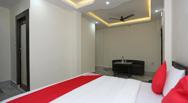 Люкс Standard FabHotel New Shanti
