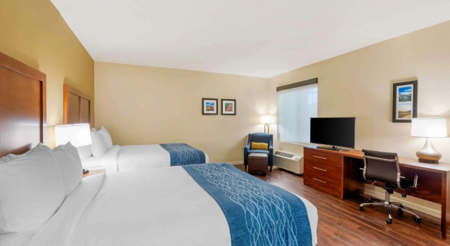 Четырёхместный номер Standard Comfort Inn & Suites Near Ontario Airport