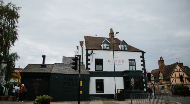 The Globe, Warwick, Warwickshire - Brunning & Price, Забронировать Отель Уорик Уорикшир, рядом с Краеведческий музей Market Hall