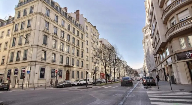 Superbe Appartement Parc Tête d'Or, 92 M2 , Parking, Rezerwuj Apartament Hotele w Rhône z parkingiem, Parking