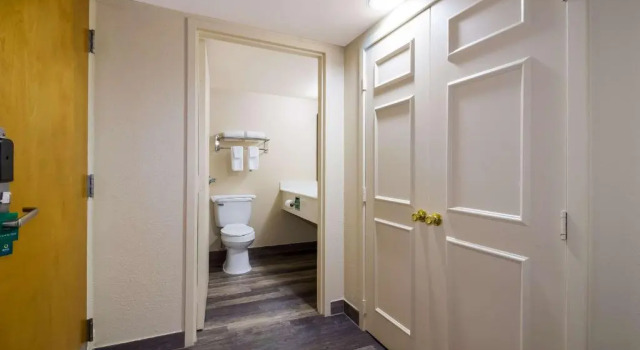 Четырёхместный люкс Standard Quality Inn & Suites North Myrtle Beach