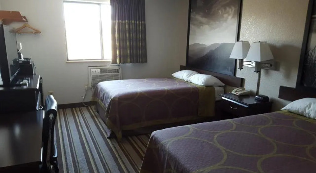 Четырёхместный номер Standard Super 8 by Wyndham Waynesboro