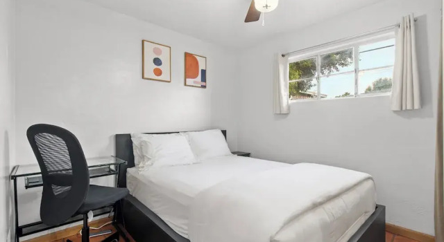 Sunlit Palm Cottage in Uptown Phoenix, Забронировать Дом для отпуска Финикс 