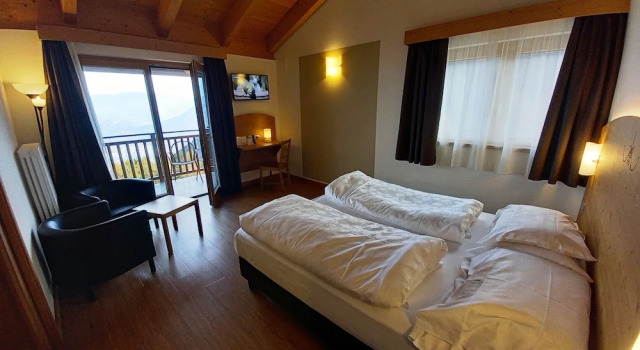 Двухместный номер Standard с балконом и с видом на горы Hotel Monte Bondone