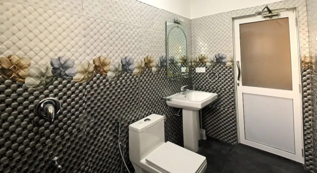 Трёхместный номер Deluxe Ronaka Airport Transit Hotel