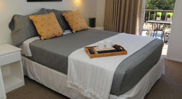 Park Suites At 233 - Free Golf, Забронировать Отель Пруд в Темпе 