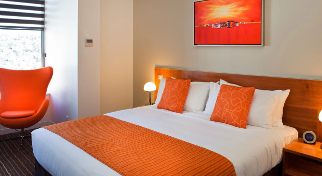 Номер Standard Mantra Charles Hotel