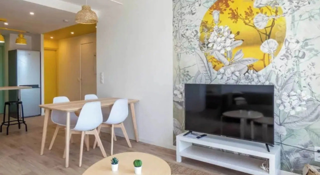 Private Room in a Shared Apartment - Bron, Prenota Appartamento Bron Rodano