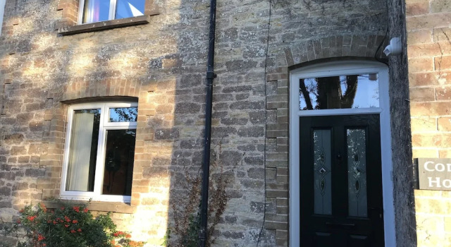 Combe House B&B, Забронировать Отель «постель и завтрак» Отели Англии 3 звезды, 3*