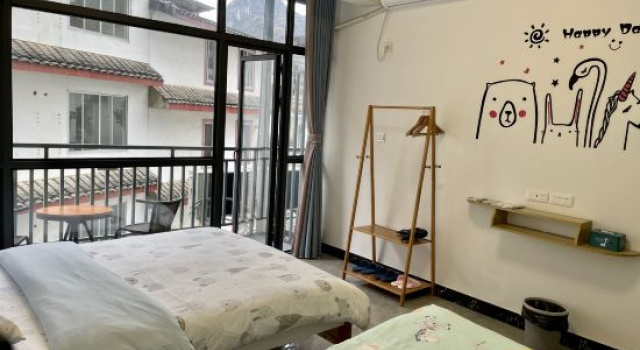 Люкс с 2 комнатами Yangshuo Youshanju Homestay (West Street Ten-Mile Gallery)