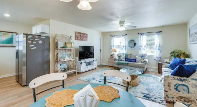 4 Mi to Beach: Charming Port Charlotte Home!