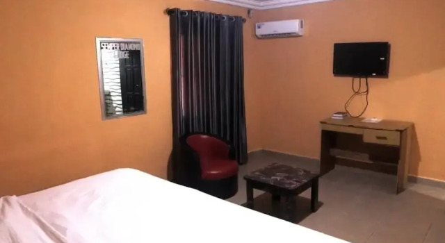 Camera Standard Semper Diamond Lodge
