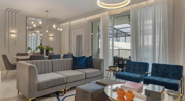 5 Beds / 4.5 Bathrooms / Solterra 7135 OL , Davenport , US, Забронировать Отель Отели Давенпорт с парковкой, Парковка