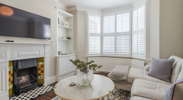 Lavish Nordic Styled Fulham Home by the Thames, Забронировать Отель Отели Лондона 4 звезды, рядом с Больница Чаринг-Кросс, 4*