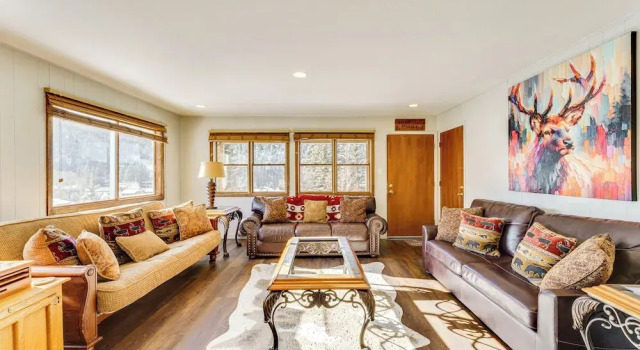 Апартаменты 1/2 Mi to Skiing: Red River Condo w/ Free Shuttle!