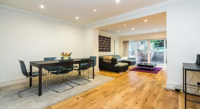 Spacious and Bright 3BD Home in Belsize Park, Забронировать Отель Бизнес-отели Англии, 4* 5*