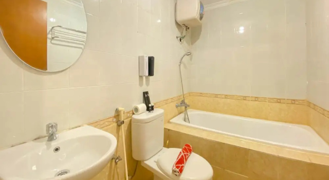 Апартаменты Deluxe Spacious 2Br With Working Room At Grand Palace Kemayoran Apartment