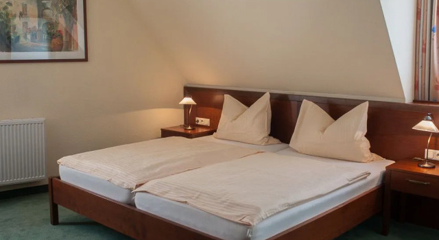 Hotel-Restaurant 1735, Rezervați Hotel Speyer Pfalz