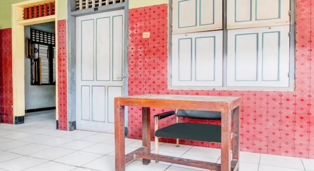 SPOT ON 94085 Hotel Agung, Prenota Hotel Hotel economici a Banyumas