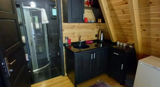 Cozy Bungalow With Private Pool Surrounded by Nature in Sapanca, Varaa Hotelli Hotellit Marmara-alue pysäköinnillä, Pysäköinti
