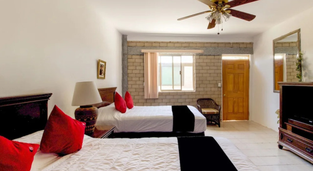 Четырёхместный номер Standard Hotel Santa Rosa