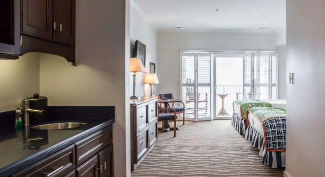 Четырёхместный номер Standard Island Inn & Suites, an Ascend Collection Hotel