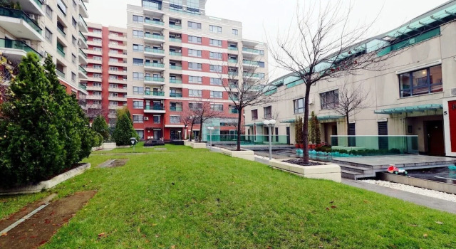 Emerald Apartment