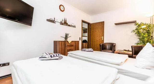 Hotel Schütze Superior, Забронировать Отель Хюрт Северный Рейн-Вестфалия