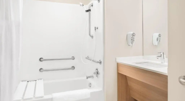 Четырёхместный номер Standard Microtel Inn & Suites by Wyndham Ocean City