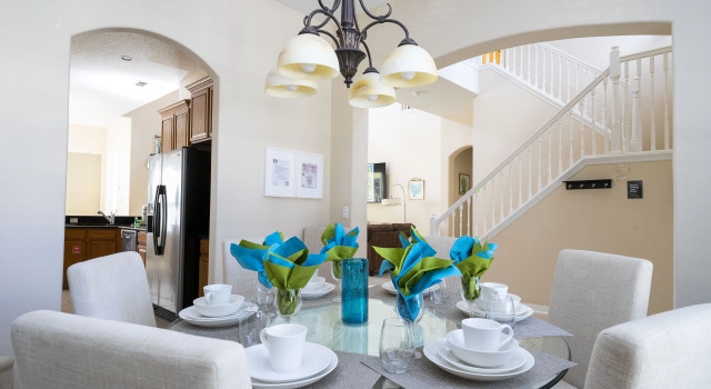 Stunning 5 Bd Home w/ Pool Close to Disney 7420, Rezerwuj Dom wakacyjny Reunion Floryda