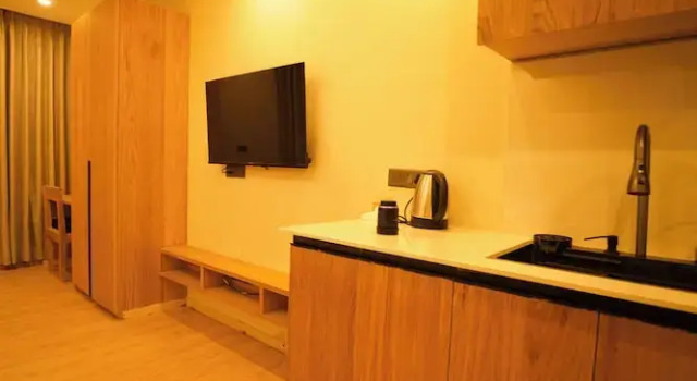 Студия Empire Apartments