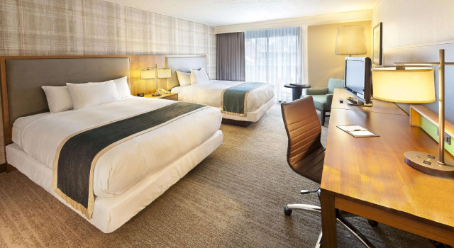 Четырёхместный номер Standard DoubleTree by Hilton Hotel Park City - The Yarrow