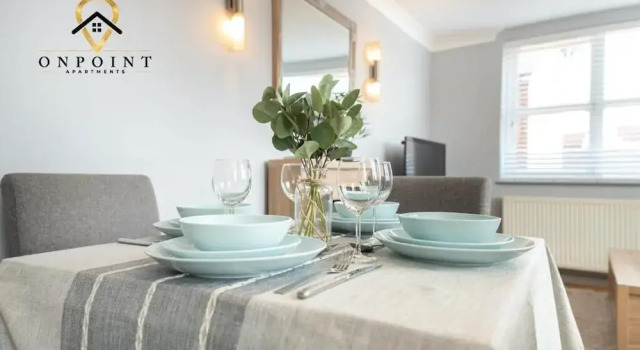 FANTASTIC Duplex 2 Bed Apt-PARKING, Забронировать Отель Отели Рединга с парковкой, рядом с Reading Central Library, Парковка