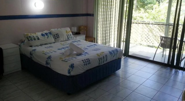 Tropic Oasis Holiday Villas, Book Hotel Korora New South Wales